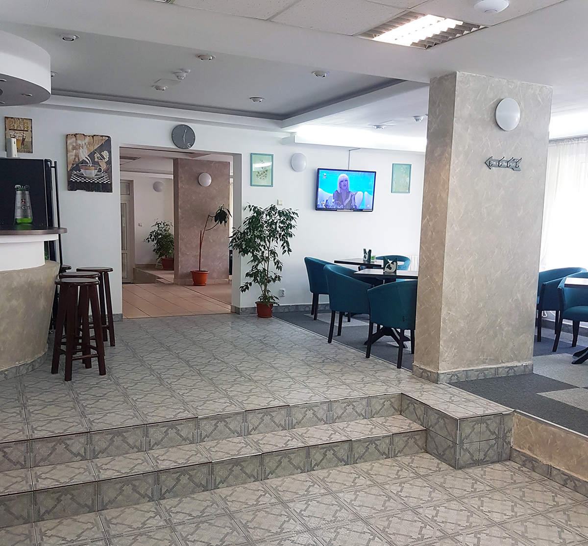 Muntii Bucegi vazuti din zona Vilei Cristal Sinaia